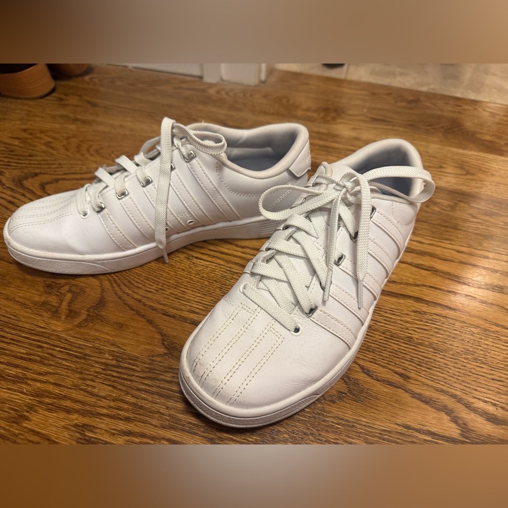 Classic Womens White K-SWISS Casual Lace-Up Sneakers